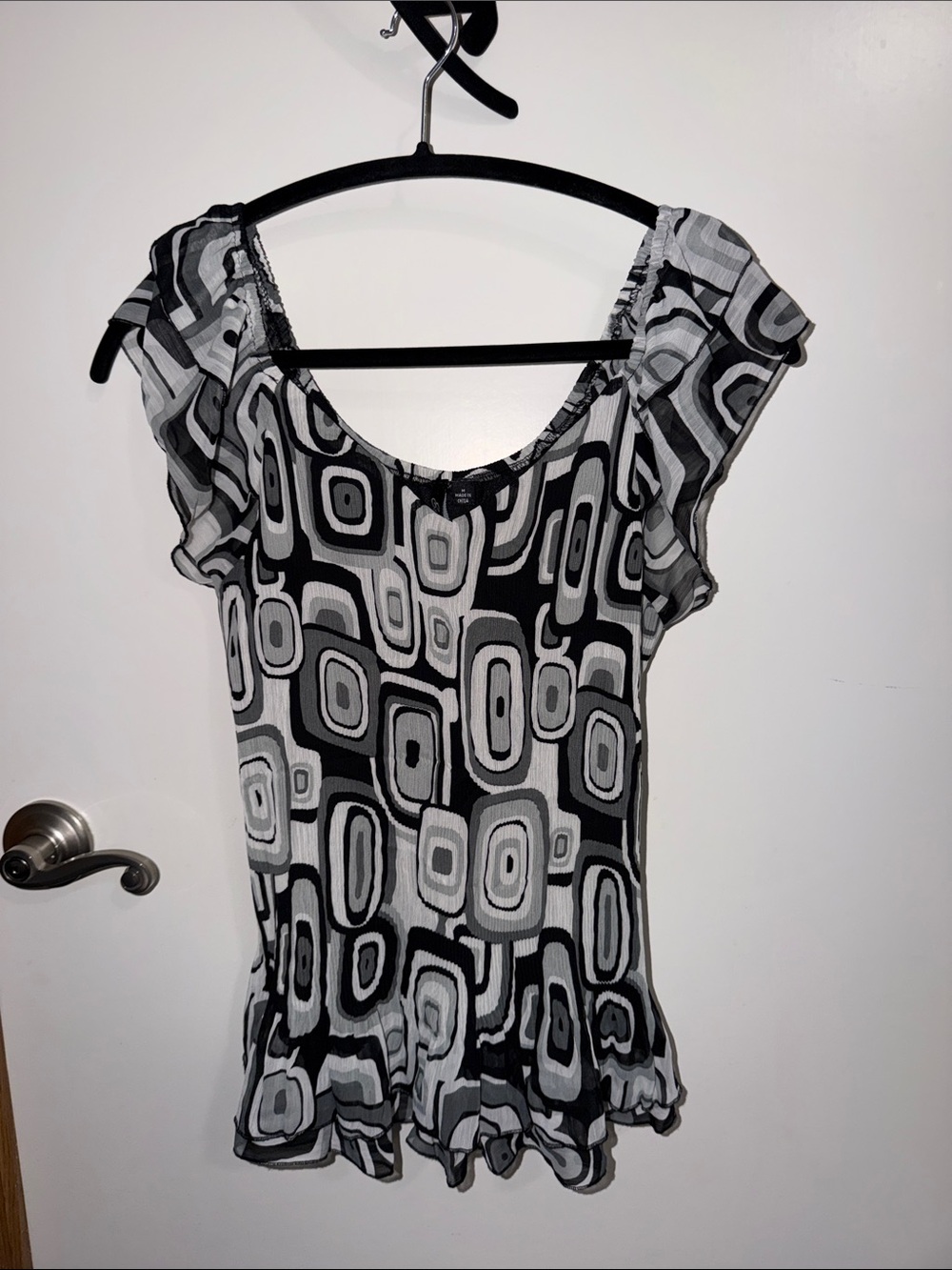 Essentials Black & Gray Geometric Short Sleeve Blouse